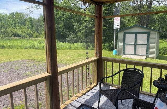 52 on 3, a Cozy cabin. Endless nature adventures!