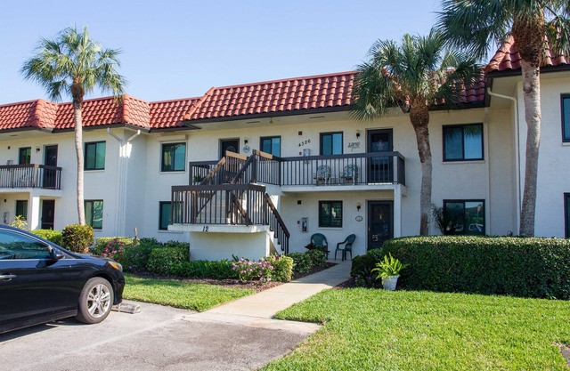 55+ Age Community Garden Condo 2 Bedroom 2 Bath