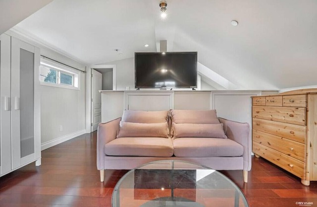 5536 N · Peaceful 1Bedroom+1Bathroom Laneway House