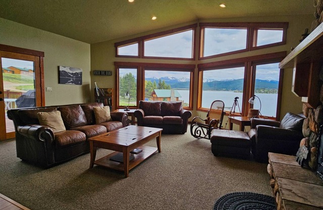 556 Black Bear Ln