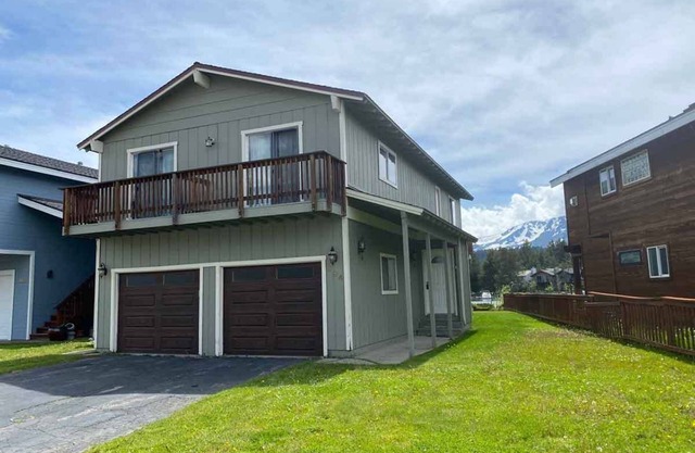 584 Alpine Drive in South Lake Tahoe