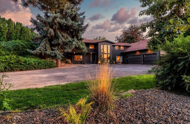 5b/4bath w/ Hot tub in Walla Walla Valley!