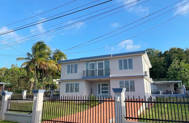 5bd house w/ huge pool by beach