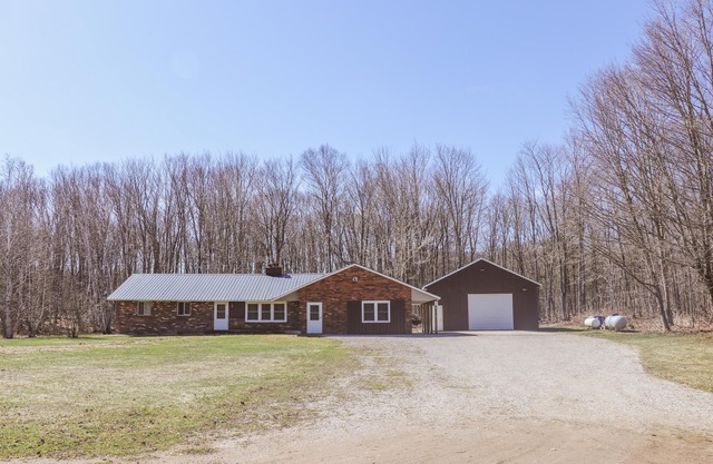 5BR, 1.5BR, Private Wooded Hide Away