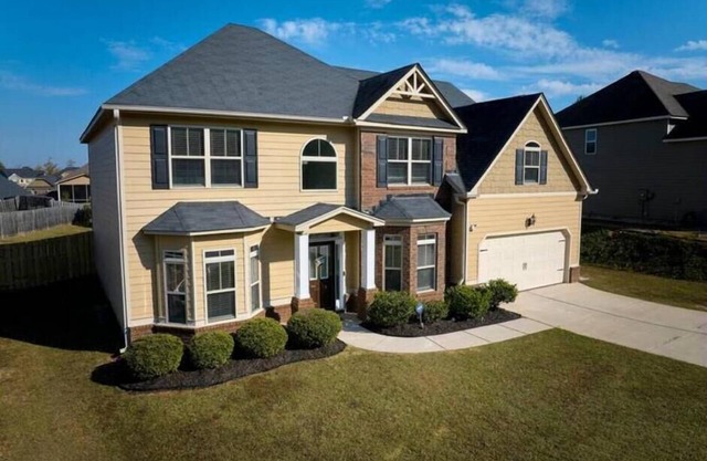 5Br, 3Ba, 10 beds, SuperHost, 5 min to Eisenhower