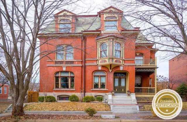5BR/4.5BA Victorian Lafayette Manor / ABODEbucks