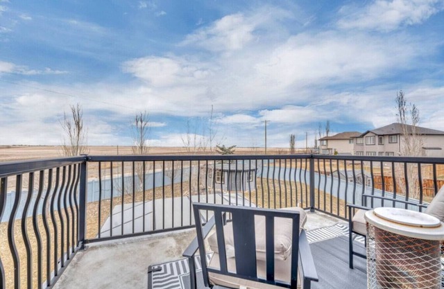 5BR Gem w/ Pizza Oven, Theater & Views