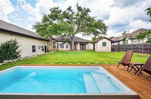 5BR Hill Country | Firepit, Game Room, Plunge Pool