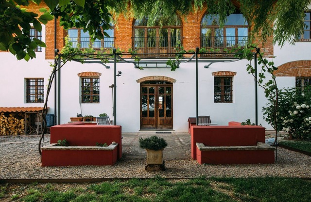 5BR Hilltop Wine Country Home mit Pool und spektakulärer Aussicht in der Nähe von Alba und Barolo