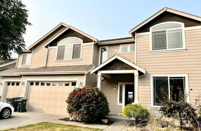 5BR home, fire place, & plenty of space! 14 guests