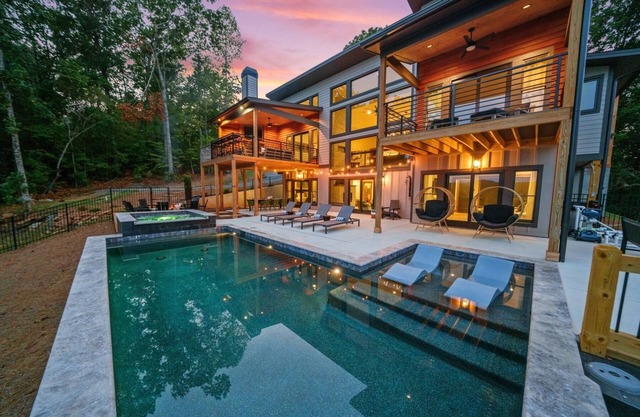 5BR Luxury Cabin w/Private Outdoor Pool & Pickleball/Basketball Court!