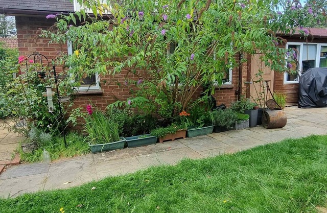 5mins from Designer outlet, Self check in room with private entrance, ensuite