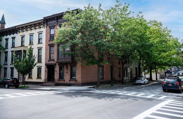 5th and Grand - Lovingly Restored Brownstone Troy NY Unit 1