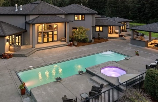 5th Hole Luxury Gated House on golf course green with Pool and Ping Pong