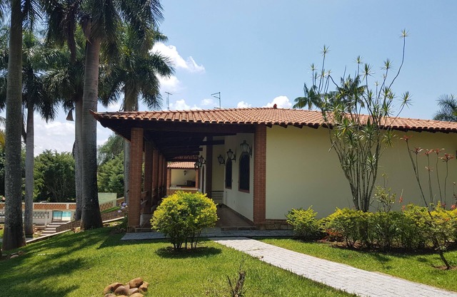 6.000 Meter im Country Club-Viertel von Valinhos, asphaltierte und überwachte Straße.