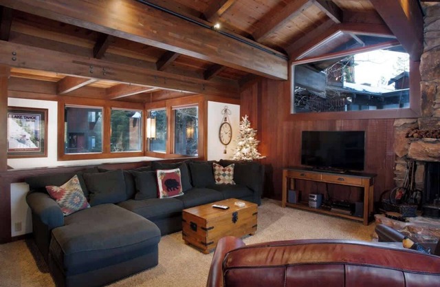 Pool|Pier|Beach|Tennis|Pickleball|Walk to Town