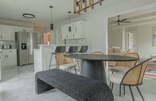 6-Bed Artistic Home with Game room