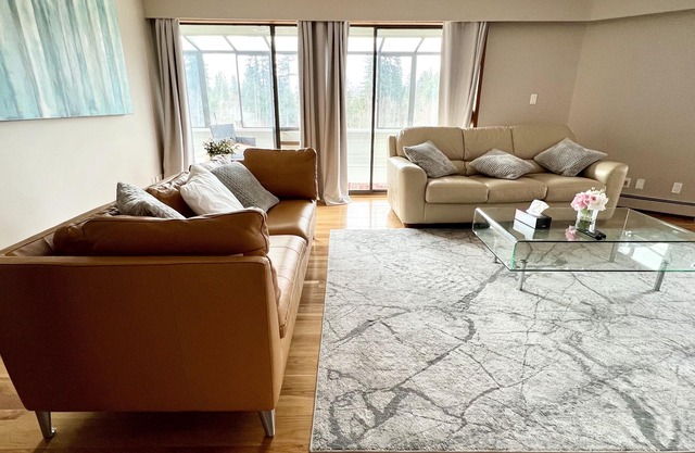 💫🏡6 bedroom/3.5 bath home private acreage parkings