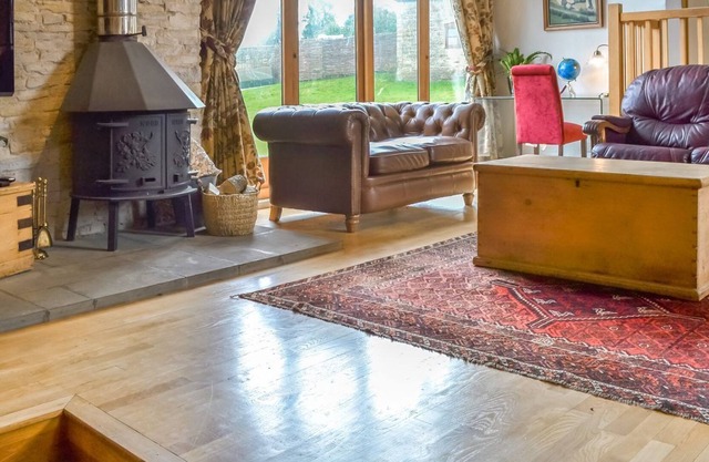 6 bedroom accommodation in Westbury-on-Severn