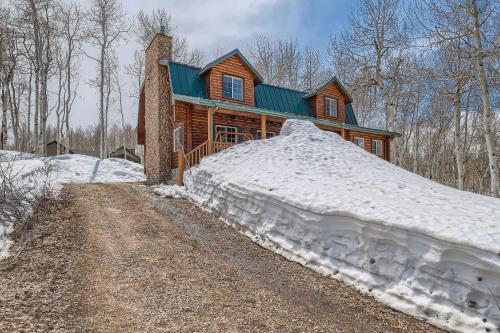 6 Bedroom Cabin by Xquisite Rentals