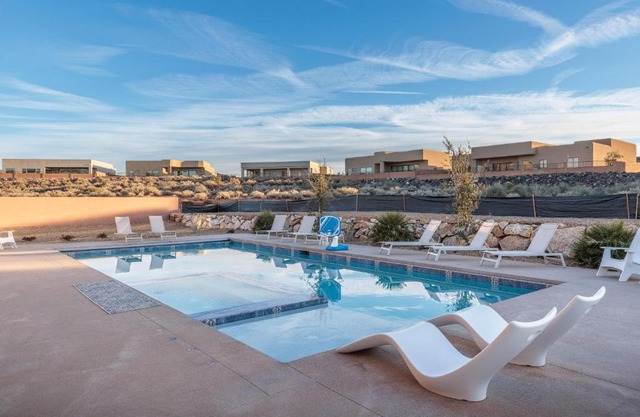 6-bedroom home with private amenities