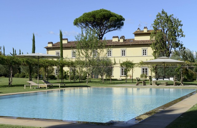 6 bedroom luxury villa, private pool, spa, wine cellar, maid service, Lucca 5KM