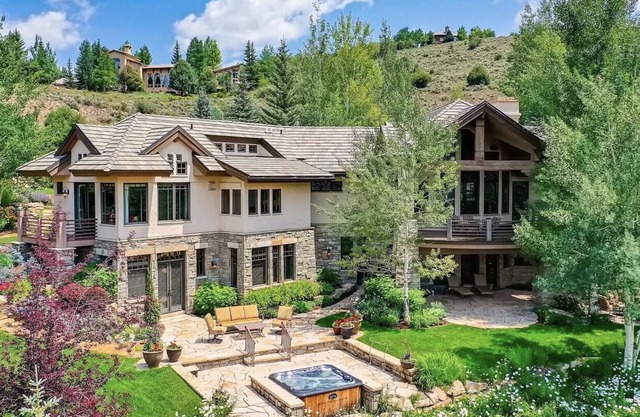 6 Bedroom Private Mountain Getaway!!