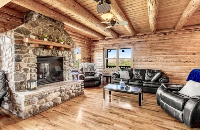 6 bedroom spacious cabin near Watson Lake, sleeps 14