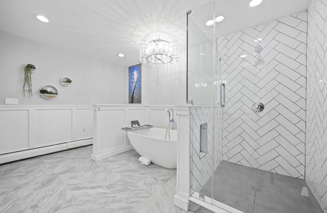 6 bedrooms 10 beds + 3.5 bath with HEATED PRIVATE pool,Hot tub,Game room & More!
