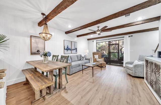 6 Bikes! 5-Min Walk to Beach! 2 Pools! Tennis Courts! Family Friendly!