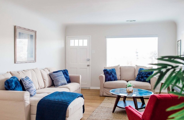 6 BR - AC - Close to Beach