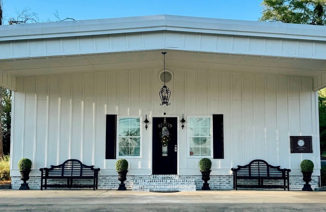 Southern Charm Meets Spacious Comfort — 6-BR Retreat in Vibrant Sylvester, GA