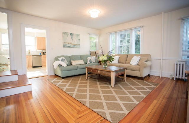6 BR monatliche Miete in Newport, tolle Lage!Gehen Sie zu Cliff Walk, Strand, Themse