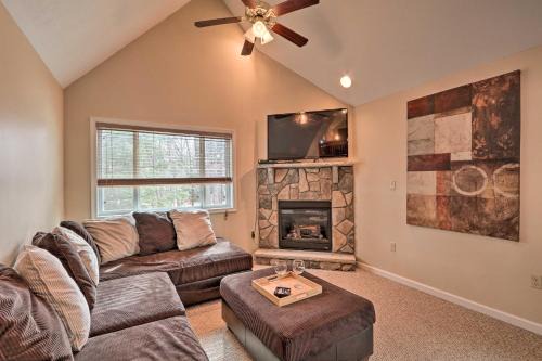 6 Mi to Skiing Family Poconos Home w Decks!