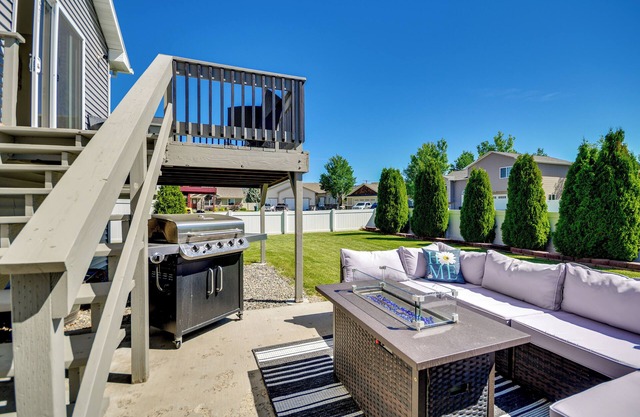 6 Mi to ZooMontana: Family Home w/ Fenced Yard