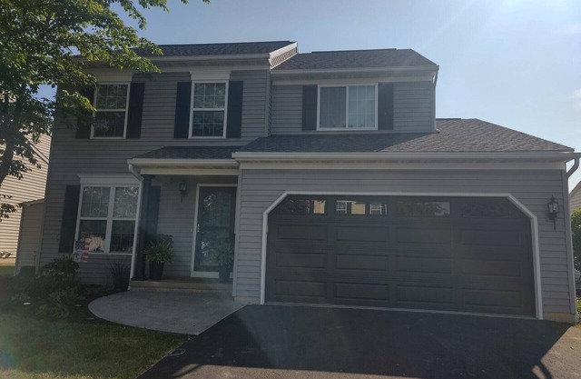 6 miles to campus! Perfect fit for your family on PSU weekends.