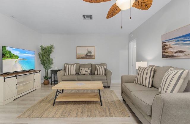 6 Person 2-Bedroom Condo with Patio - Redfish - Welcome to our newly renovated, spacious and luxurious two-bedroom condo!