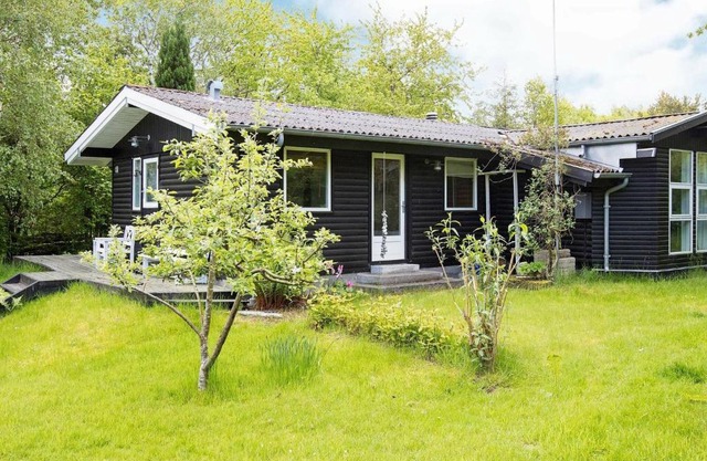 6 person holiday home in Dronningm lle