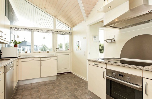 Ruhiges Ferienhaus in Blåvand mit Sauna
