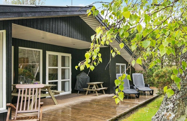Atemberaubendes Ferienhaus in Blåvand mit Whirlpool