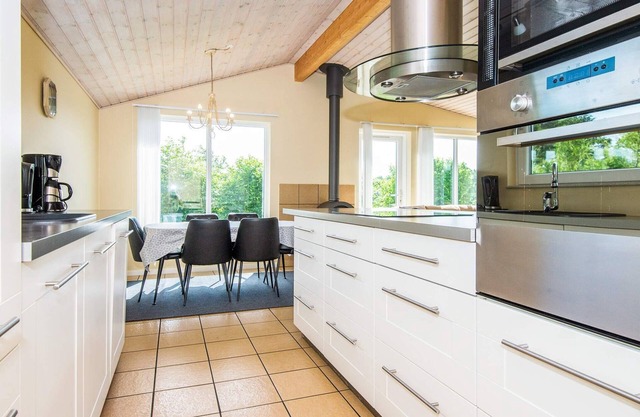 Luxuriöses Ferienhaus in Hovborg mit Whirlpool