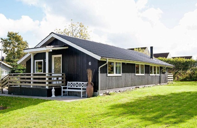 6 person holiday home in Juelsminde-By Traum