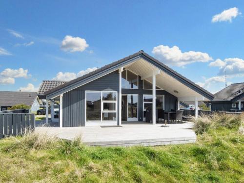 6 person holiday home in Ringkøbing
