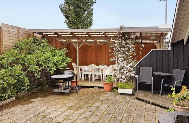 6 person holiday home in Børkop-By Traum