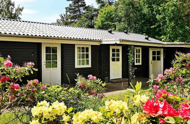 Modernes Ferienhaus m. naturalistischem Ausblick in Jütland