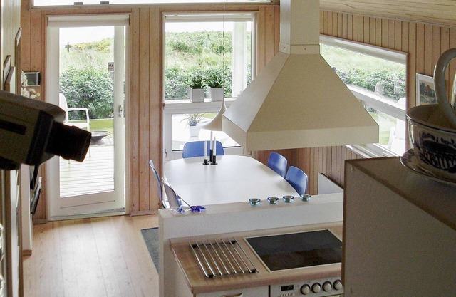 Ruhiges Ferienhaus mit Meerblick in Børkop