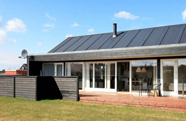 Modernes Ferienhaus im Brovstjütland mit Spa