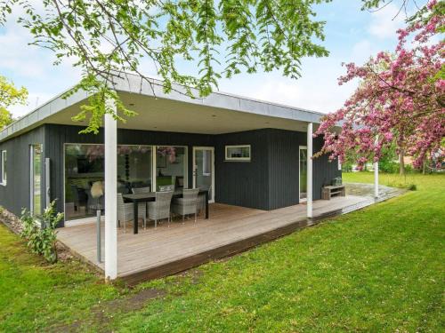 6 person holiday home in Ebeltoft