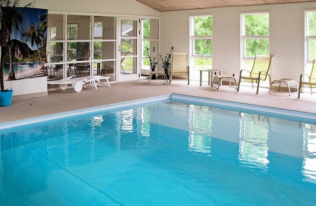 Gemütliches Ferienhaus in Hals mit Swimmingpool
