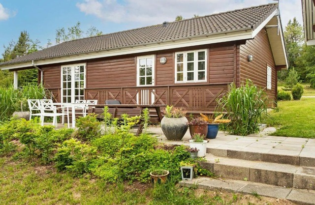6 person holiday home in Kolind-By Traum